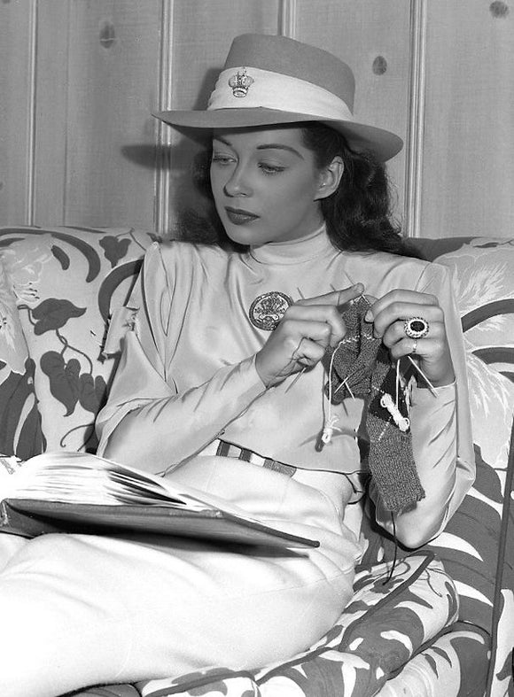 Hollywood Knitting - Gail Russell